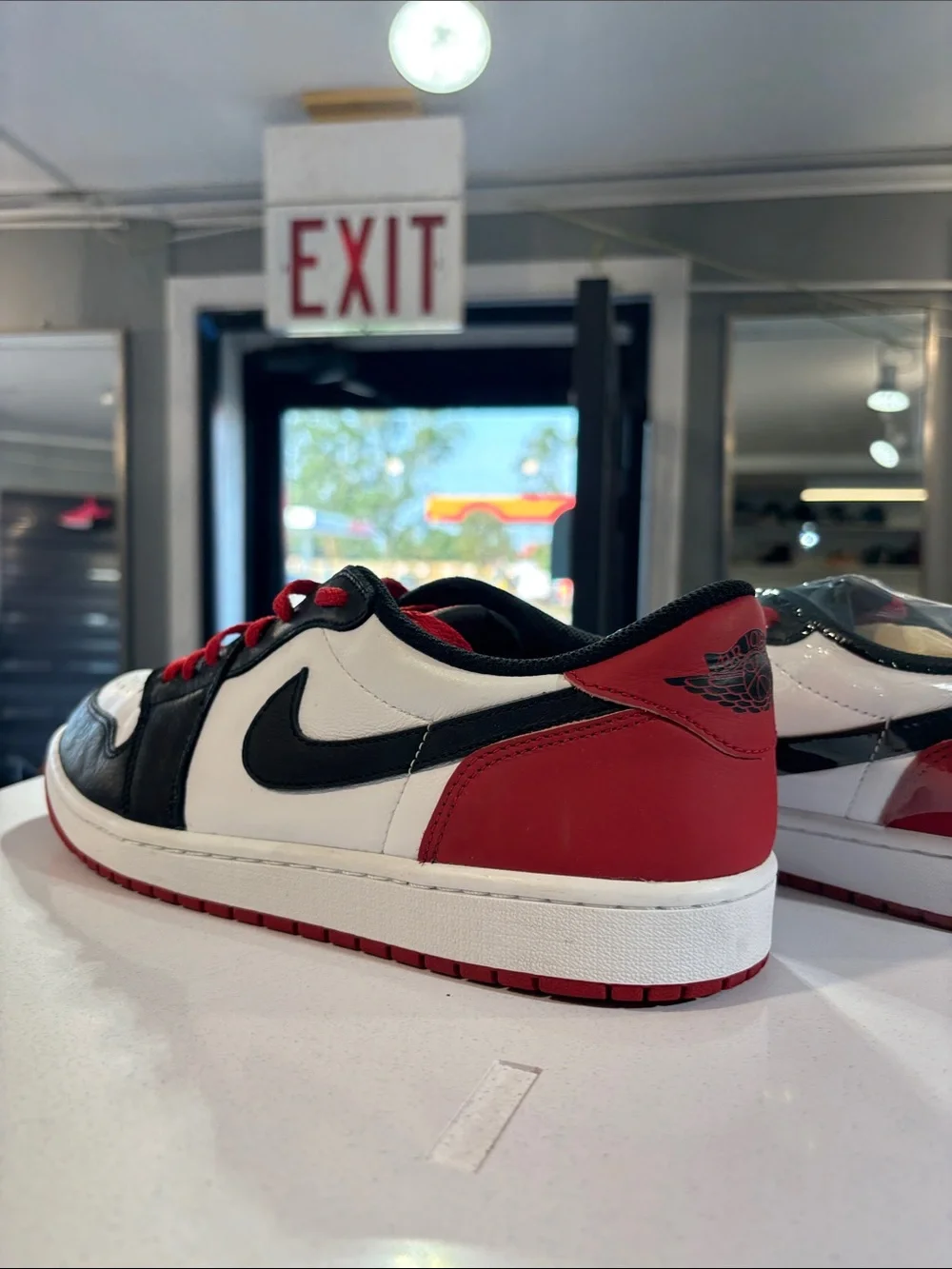Air Jordan 1 Retro Low OG size 11.5 Like New